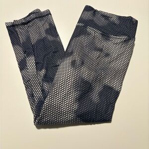 Stylish Black and Gray Patterned Capris